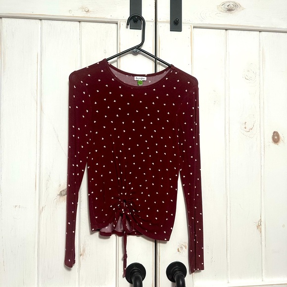 Cute Burgundy Casual Top with Hearts on it - Picture 1 of 2